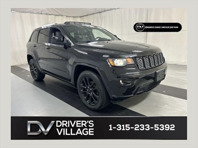 2020 Jeep Grand Cherokee Altitude — photo 1 of 13