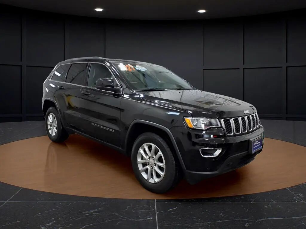 2021 Jeep Grand Cherokee Laredo E — photo 1 of 13