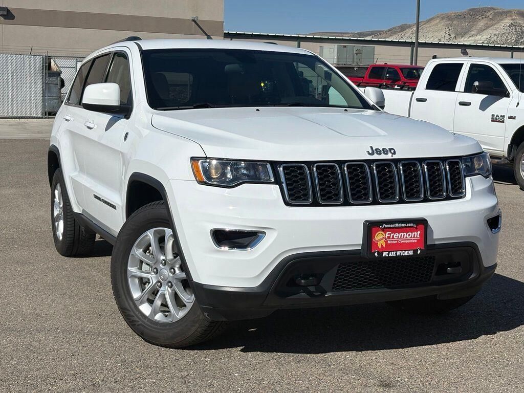 2021 Jeep Grand Cherokee Laredo E — photo 1 of 39