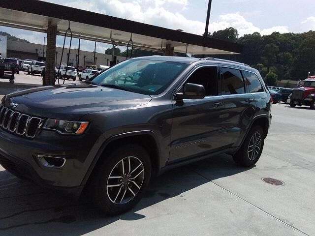2019 Jeep Grand Cherokee Laredo — photo 1 of 1