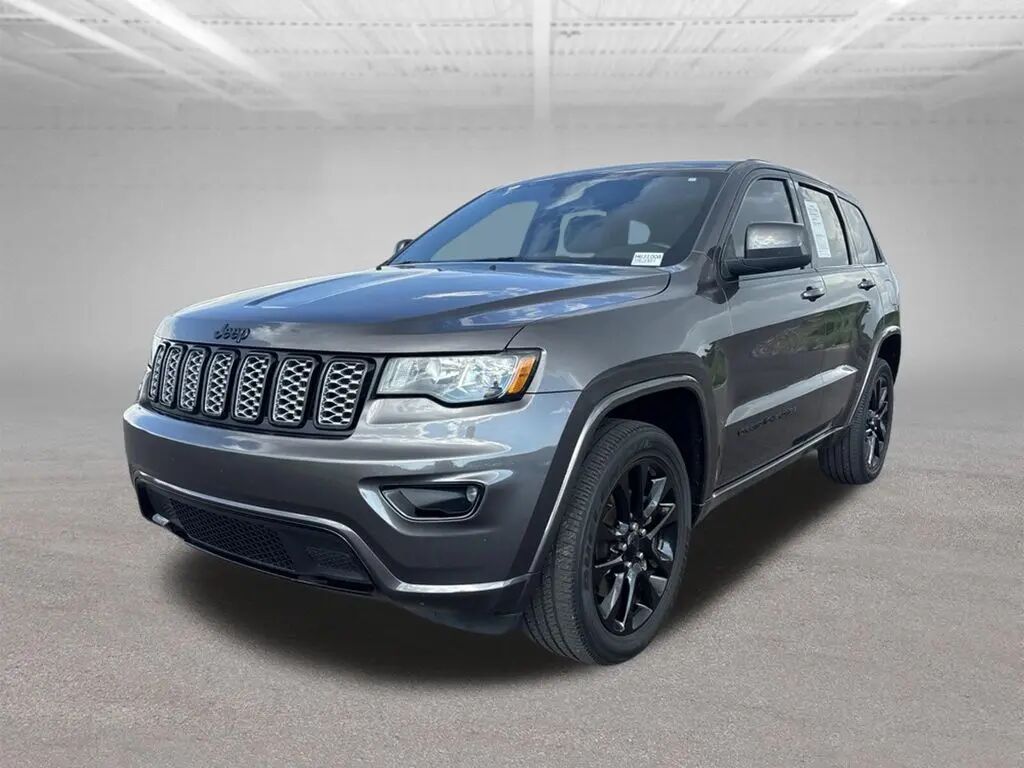 2021 Jeep Grand Cherokee Laredo X — photo 1 of 12