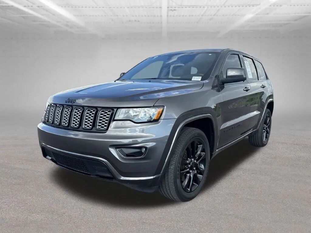 2021 Jeep Grand Cherokee Laredo X — photo 1 of 12