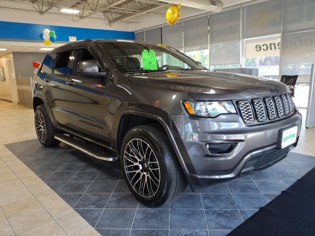2021 Jeep Grand Cherokee Laredo X — photo 1 of 13