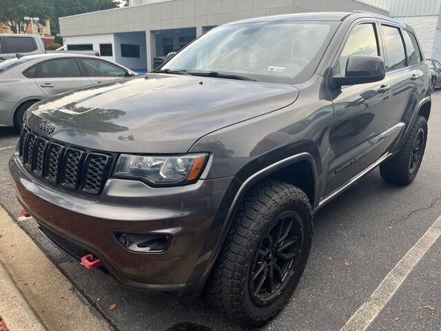 2017 Jeep Grand Cherokee Laredo — photo 1 of 26