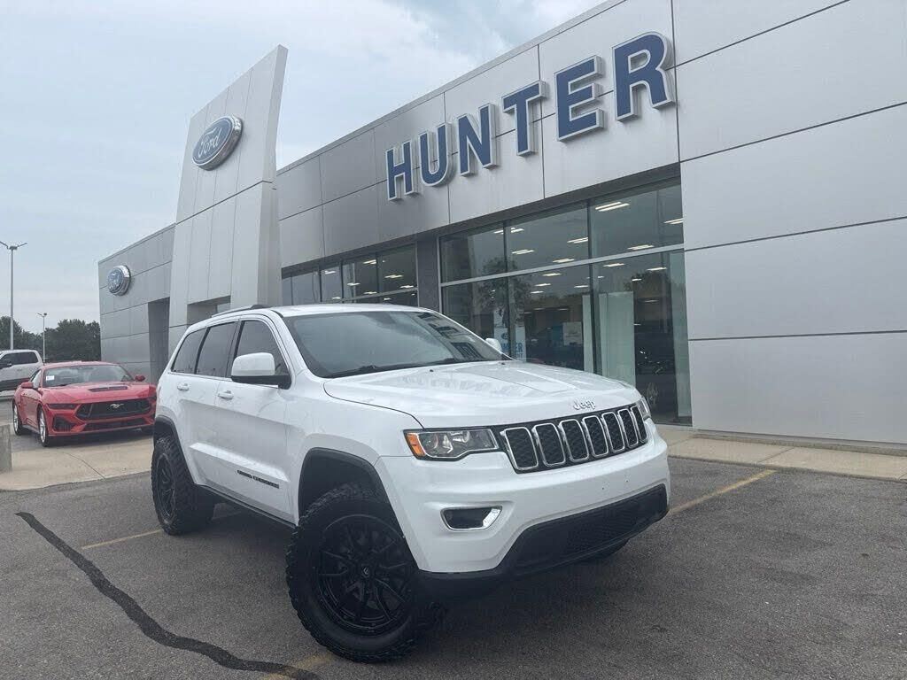 2018 Jeep Grand Cherokee Laredo — photo 1 of 1