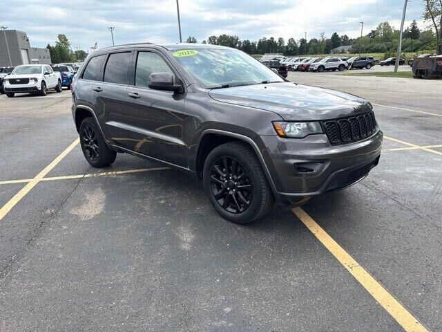 2018 Jeep Grand Cherokee Laredo — photo 1 of 26