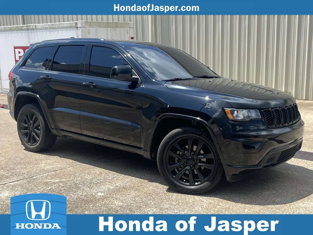 2019 Jeep Grand Cherokee Altitude — photo 1 of 13