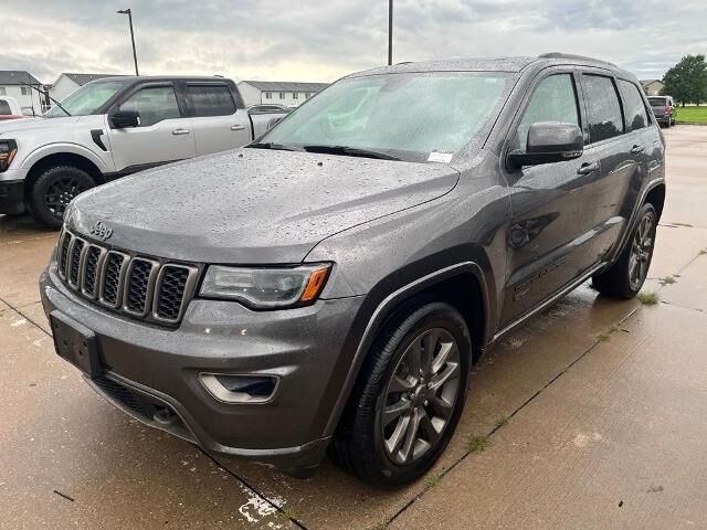 2017 Jeep Grand Cherokee Limited — photo 1 of 15