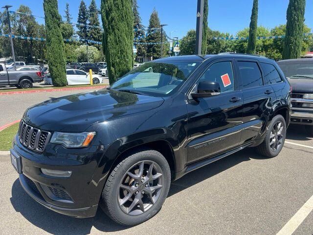 2020 Jeep Grand Cherokee Limited — photo 1 of 49