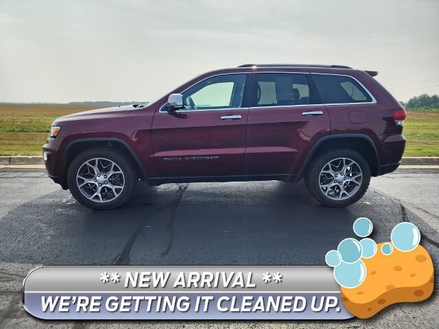 2022 Jeep Grand Cherokee WK Limited — photo 1 of 13