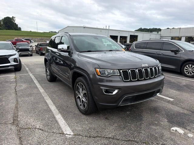 2019 Jeep Grand Cherokee Limited — photo 1 of 11