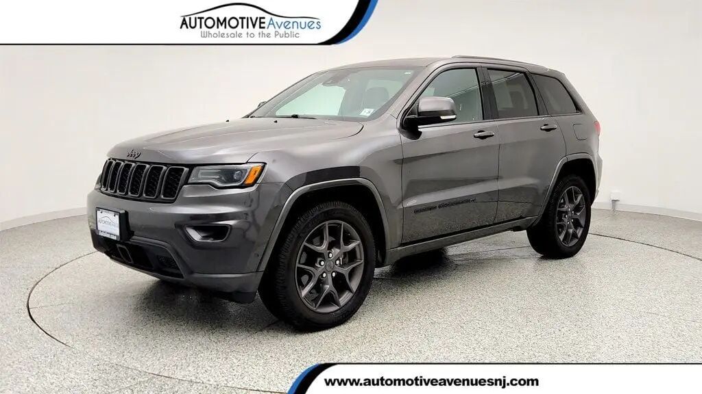 2021 Jeep Grand Cherokee Limited — photo 1 of 13