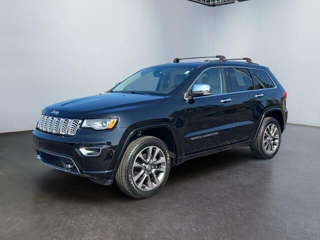 2017 Jeep Grand Cherokee Overland — photo 1 of 13