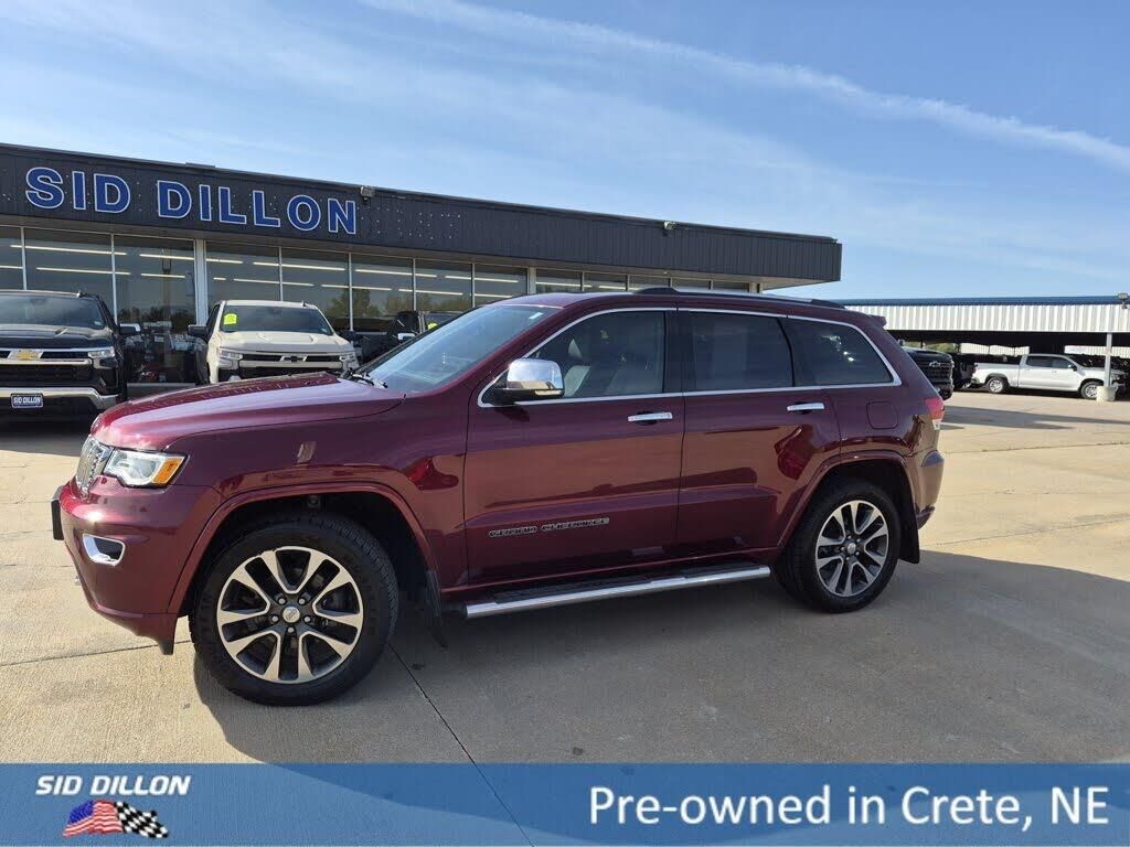 2017 Jeep Grand Cherokee Overland — photo 1 of 1