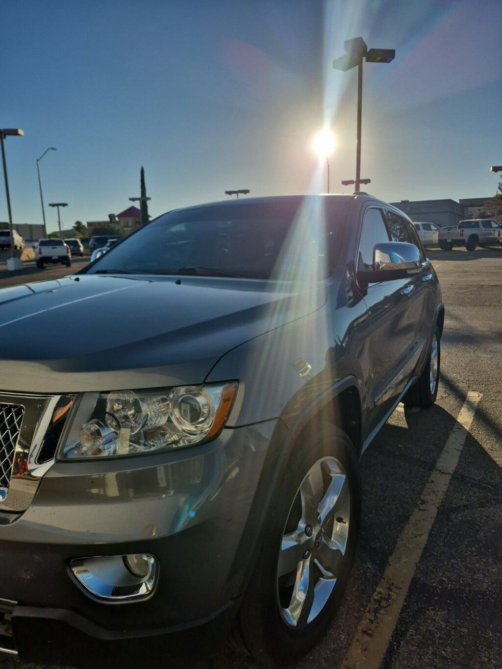 2012 Jeep Grand Cherokee Overland — photo 1 of 3