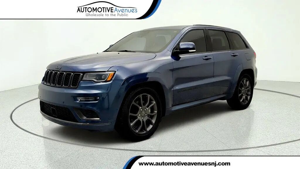 2021 Jeep Grand Cherokee Overland — photo 1 of 15