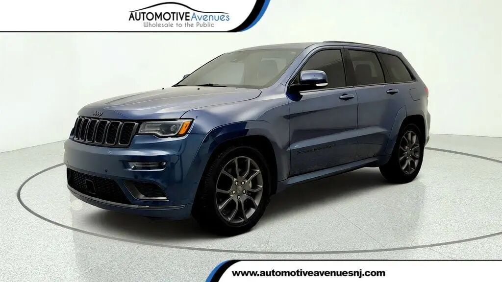 2021 Jeep Grand Cherokee Overland — photo 1 of 13