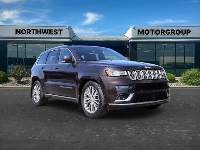 2017 Jeep Grand Cherokee Summit — photo 1 of 26