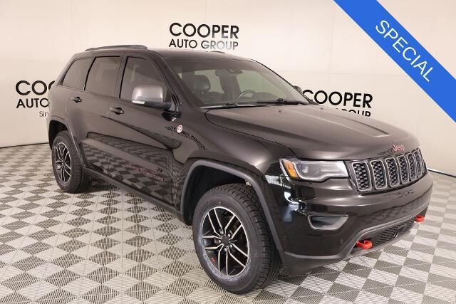 2019 Jeep Grand Cherokee Trailhawk — photo 1 of 39