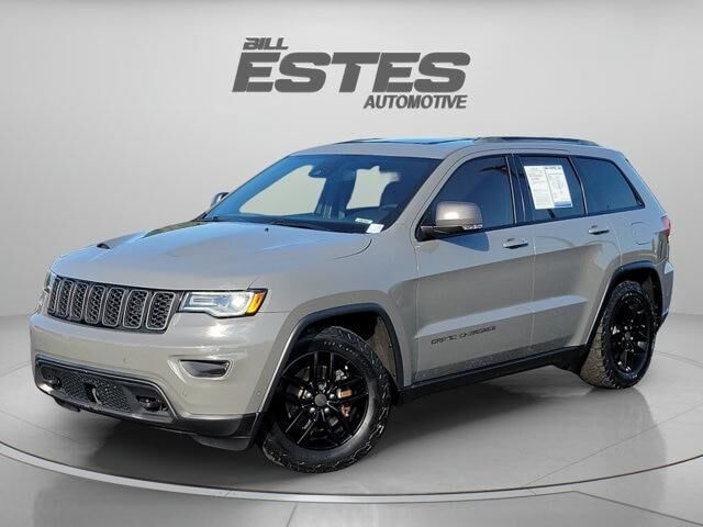 2019 Jeep Grand Cherokee Trailhawk — photo 1 of 39