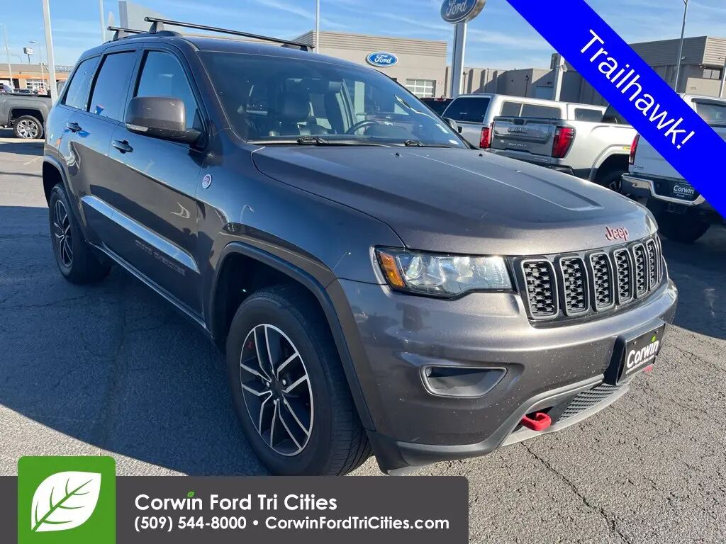 2020 Jeep Grand Cherokee Trailhawk — photo 1 of 10
