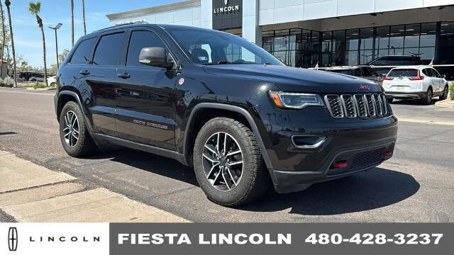 2020 Jeep Grand Cherokee Trailhawk — photo 1 of 26