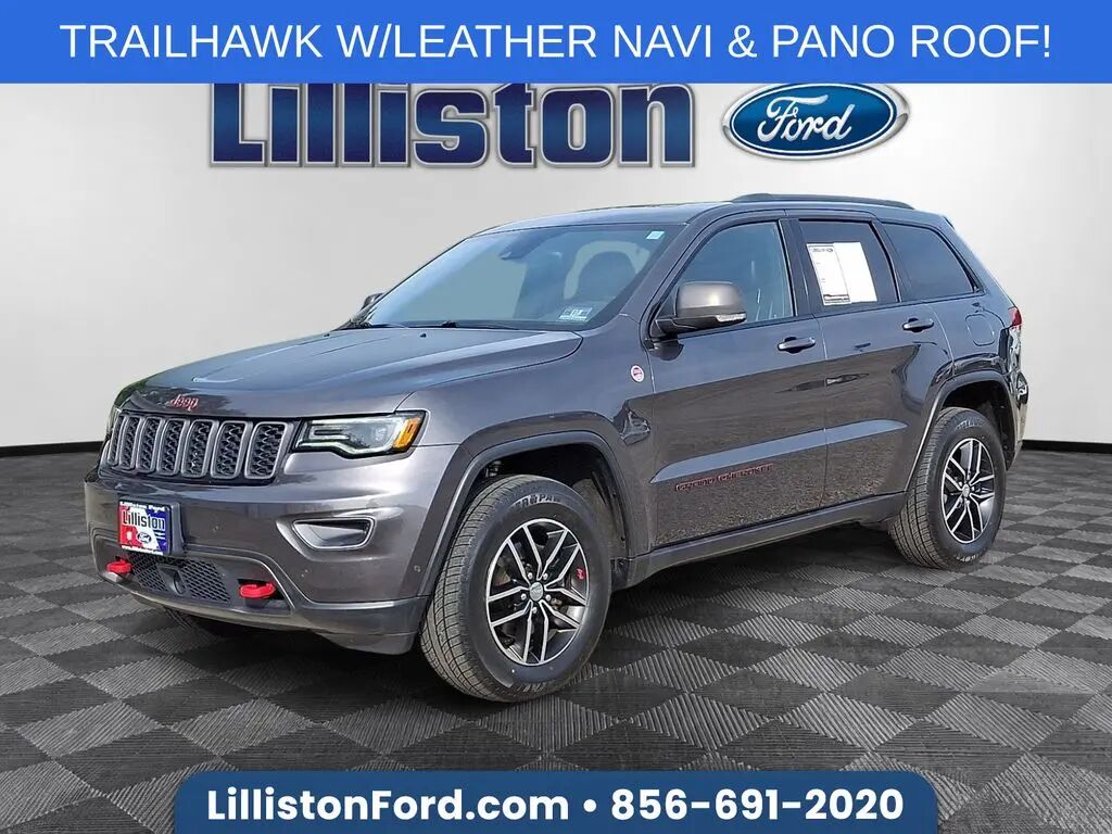 2017 Jeep Grand Cherokee Trailhawk — photo 1 of 14