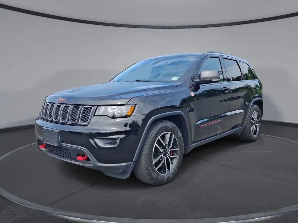2021 Jeep Grand Cherokee Trailhawk — photo 1 of 19