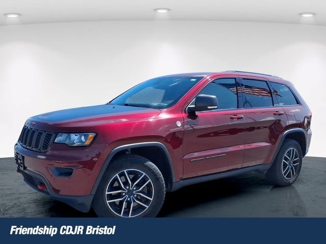 2019 Jeep Grand Cherokee Trailhawk — photo 1 of 2