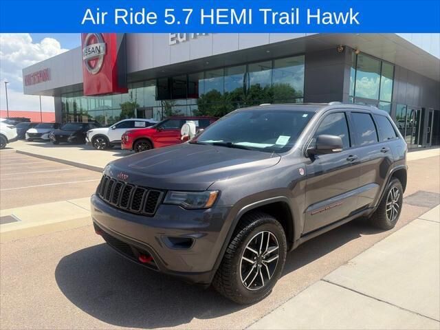 2021 Jeep Grand Cherokee Trailhawk — photo 1 of 13