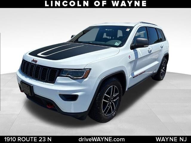 2021 Jeep Grand Cherokee Trailhawk — photo 1 of 39