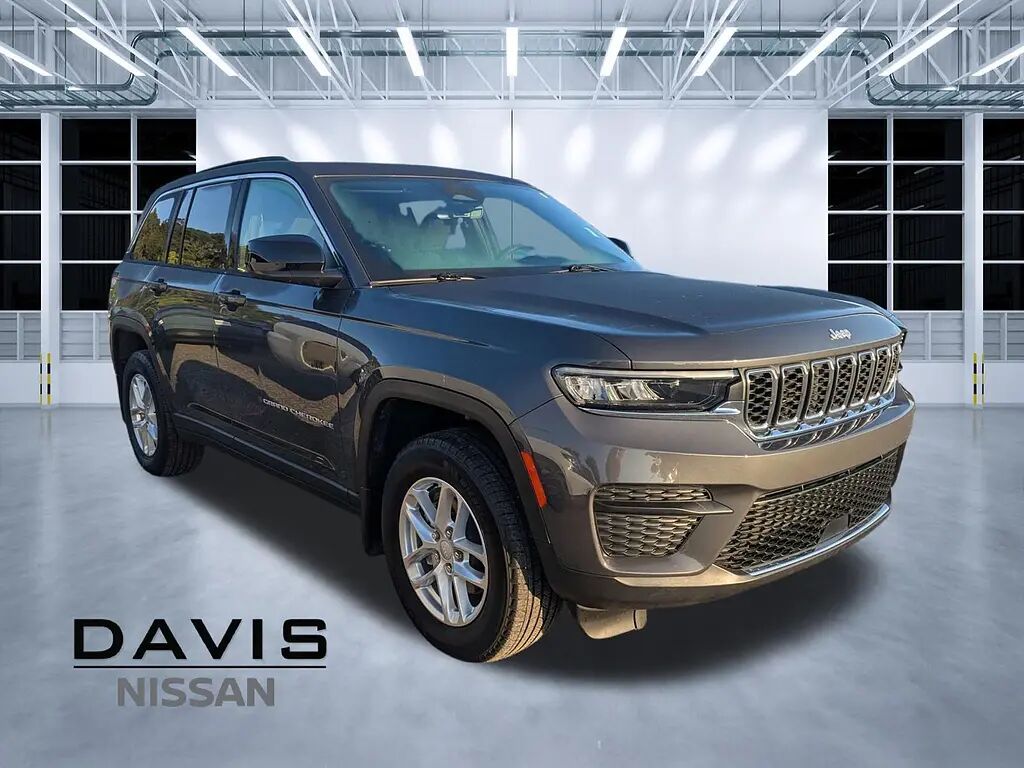 2025 Jeep Grand Cherokee Laredo X — photo 1 of 1