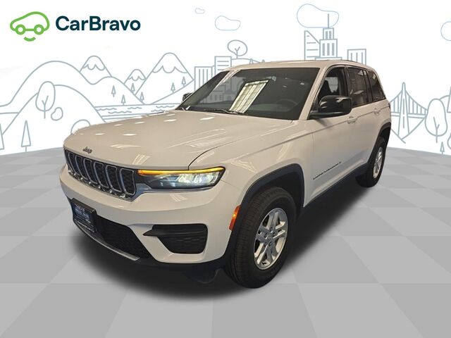 2023 Jeep Grand Cherokee Laredo 4x2