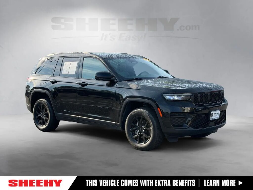 2024 Jeep Grand Cherokee Laredo — photo 1 of 10