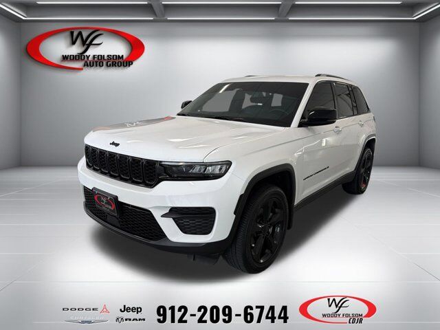 2025 Jeep Grand Cherokee Altitude — photo 1 of 1