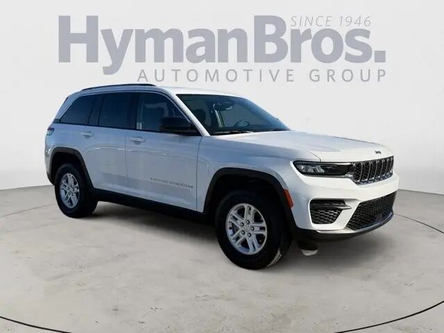 2023 Jeep Grand Cherokee Laredo — photo 1 of 26