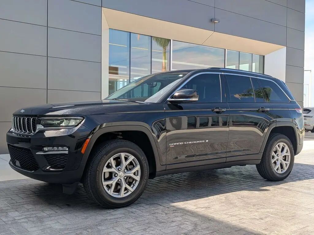 2023 Jeep Grand Cherokee Limited — photo 1 of 13