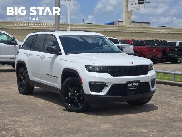 2023 Jeep Grand Cherokee Limited — photo 1 of 26