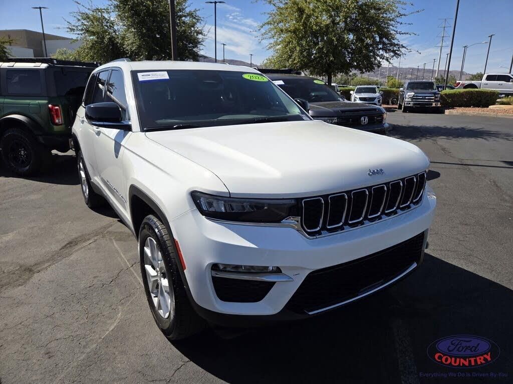 2023 Jeep Grand Cherokee Limited — photo 1 of 2