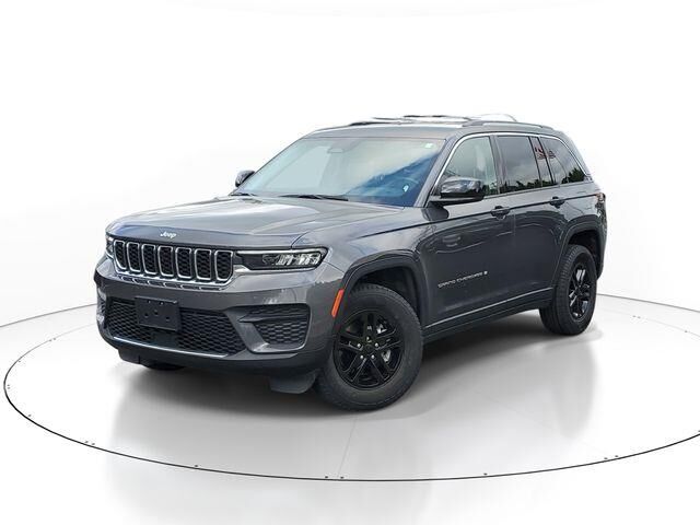 2022 Jeep Grand Cherokee Laredo