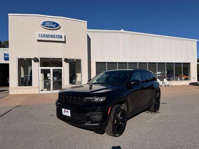 2022 Jeep Grand Cherokee Laredo