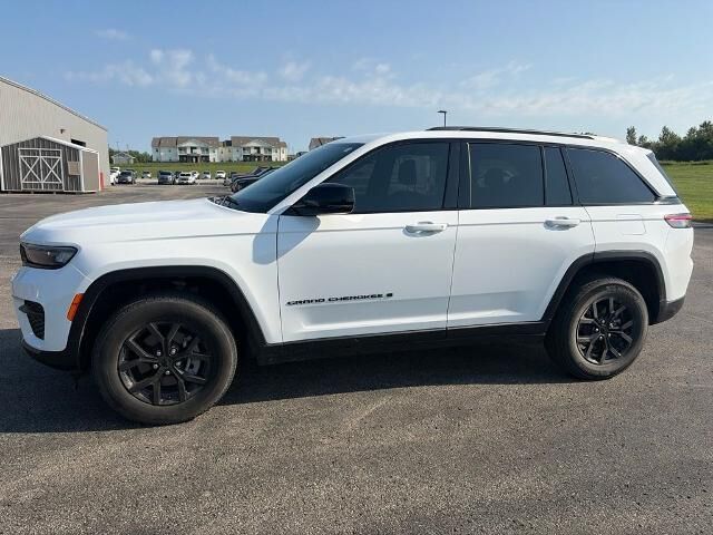 2024 Jeep Grand Cherokee Laredo