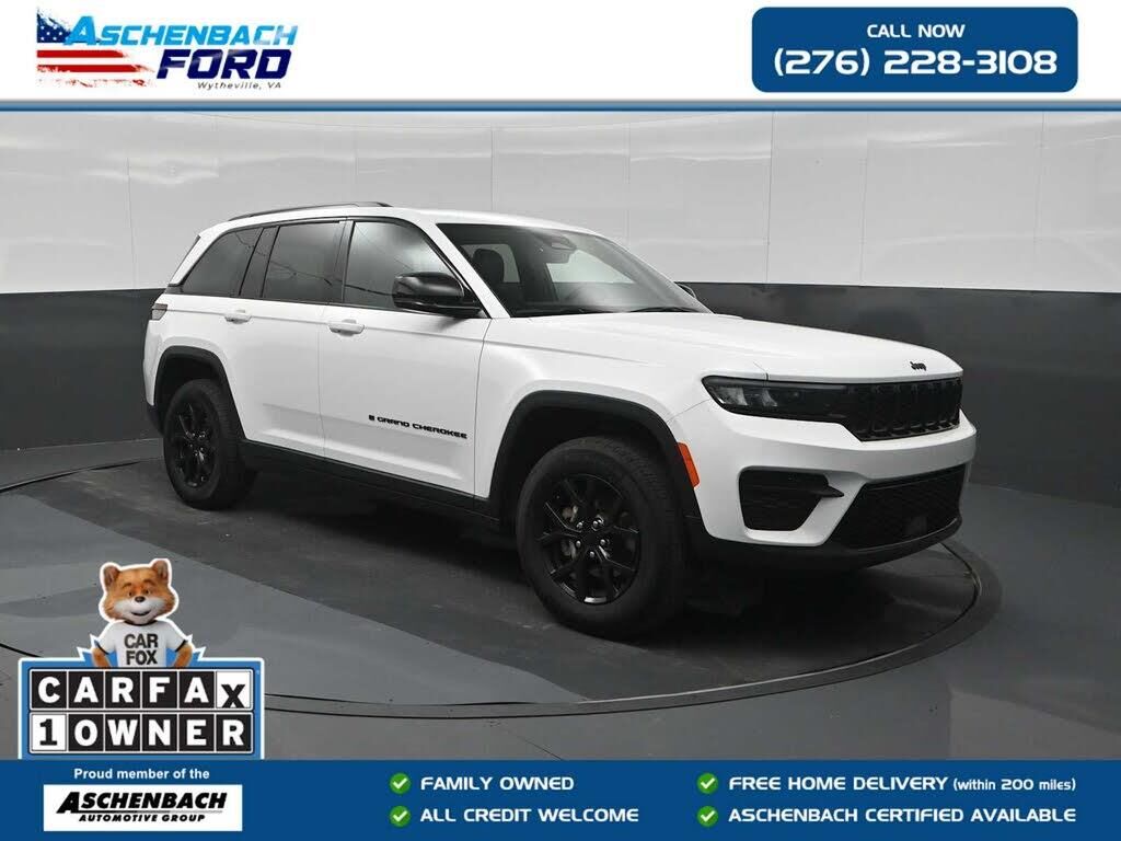 2025 Jeep Grand Cherokee Laredo — photo 1 of 1