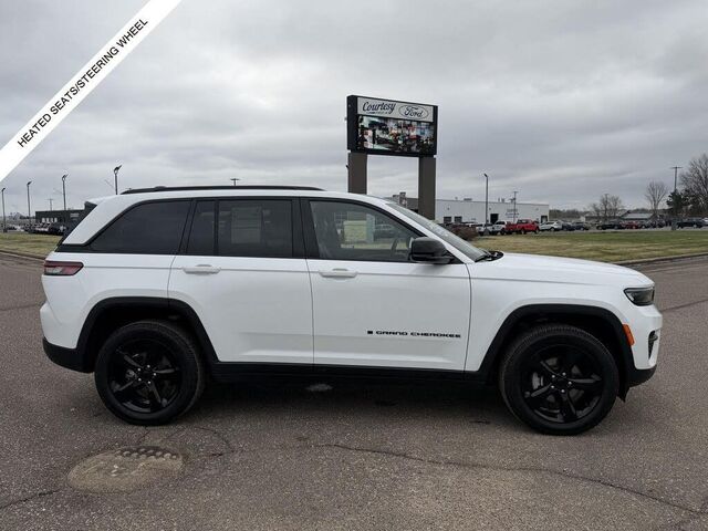 2023 Jeep Grand Cherokee Laredo