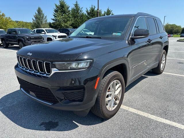 2023 Jeep Grand Cherokee Laredo X — photo 1 of 31