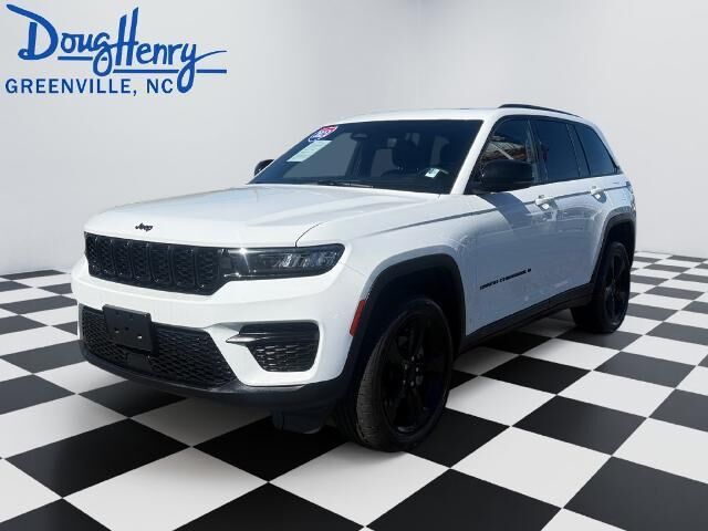 2023 Jeep Grand Cherokee Laredo
