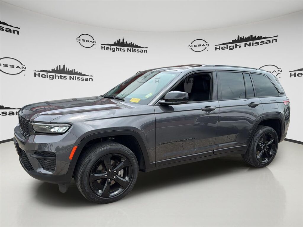 2023 Jeep Grand Cherokee Altitude X — photo 1 of 28