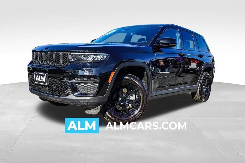 2025 Jeep Grand Cherokee Altitude — photo 1 of 11