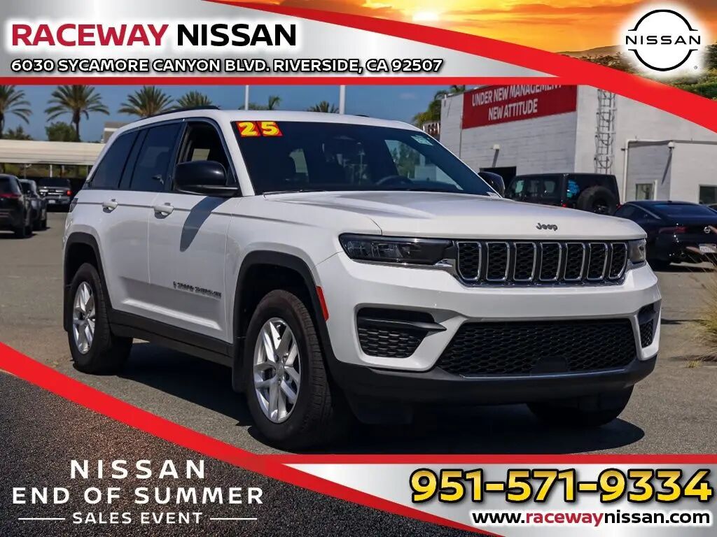 2025 Jeep Grand Cherokee Laredo — photo 1 of 13