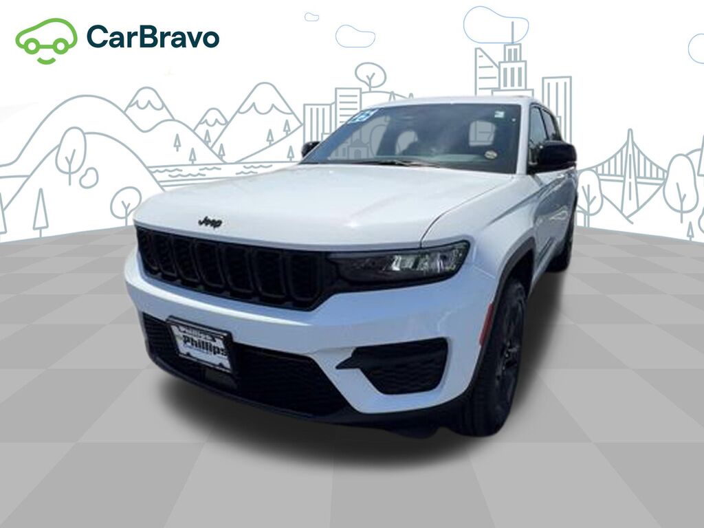 2025 Jeep Grand Cherokee Altitude X 4x4 — photo 1 of 12